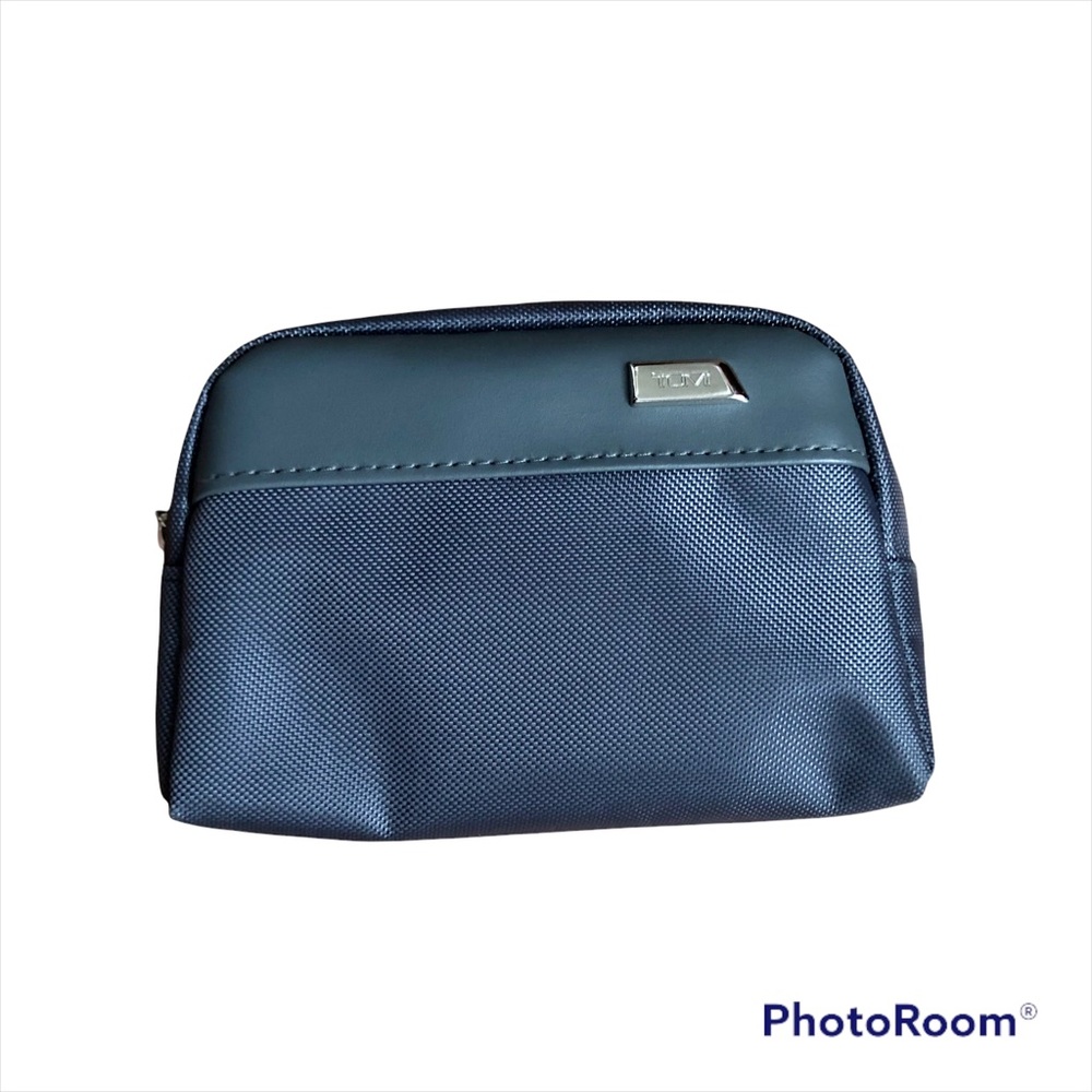 Tumi for Delta travel bag and travel items -